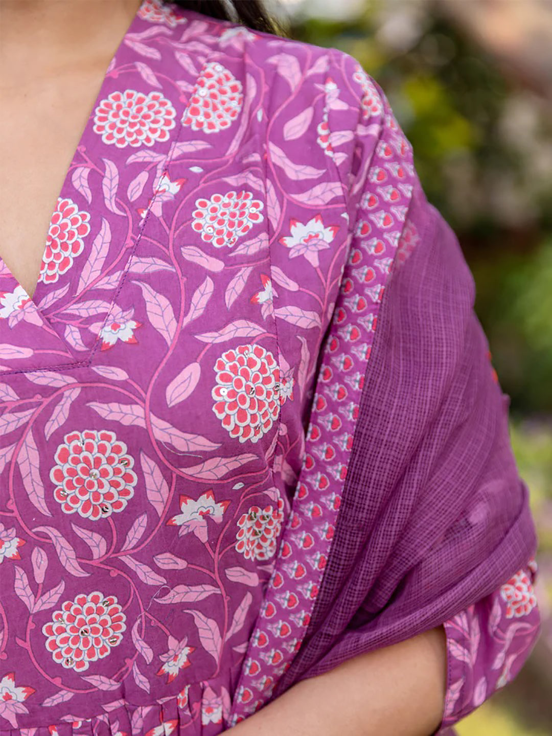 ZERESOUQ-Purple-Viscose-Rayon-Floral-Print-Straight-3-Piece-Kurta-Sets