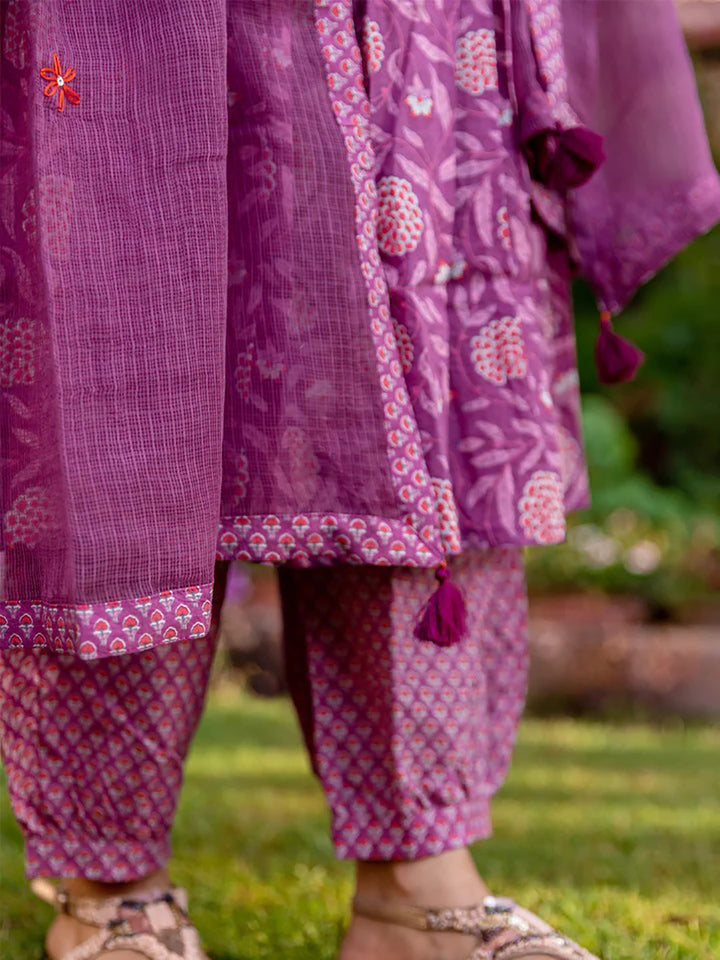 ZERESOUQ-Purple-Viscose-Rayon-Floral-Print-Straight-3-Piece-Kurta-Sets
