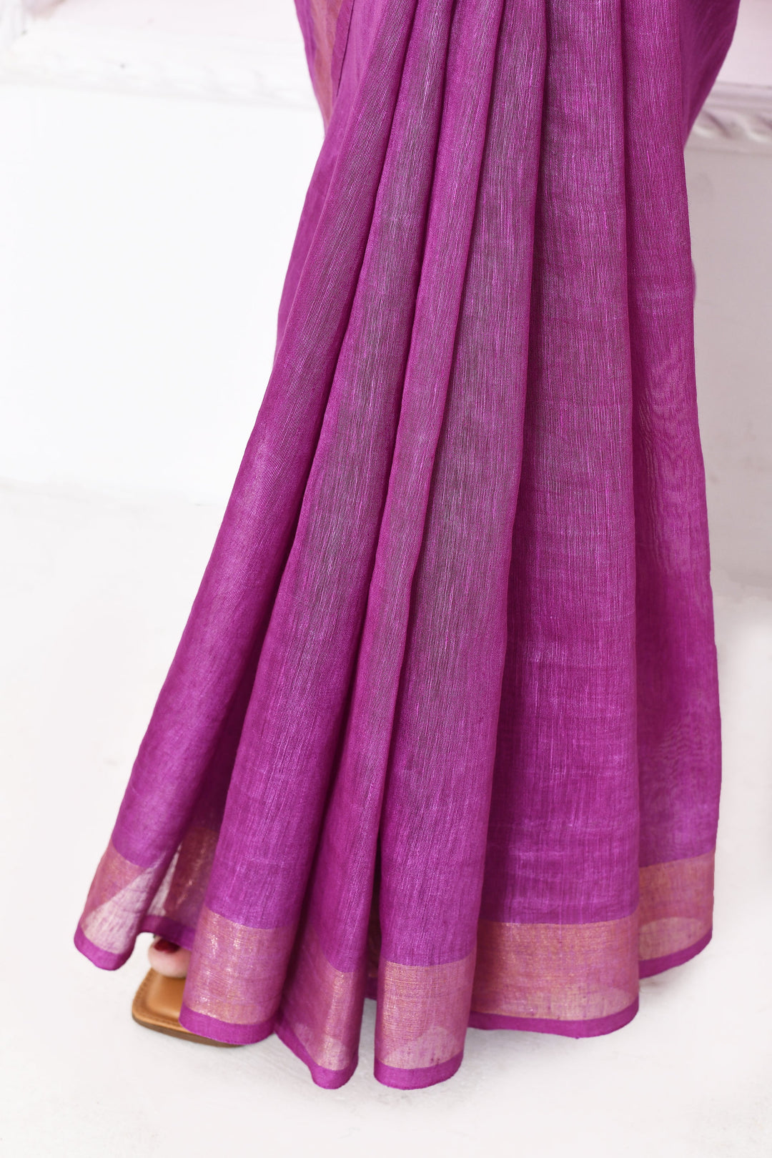 Purple-Tussar-Linen-Handloom-Saree-With-Woven-Zari-Pallu