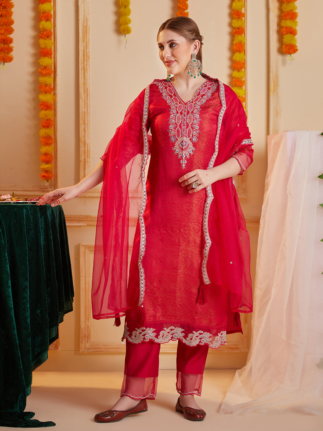 Red-Silk-Blend-Embroidered-3-Piece-Kurta-Set