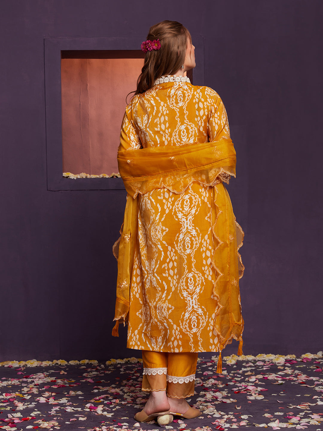 Mustard-Silk-Blend-Abstract-Printed-3-Piece-Kurta-Set