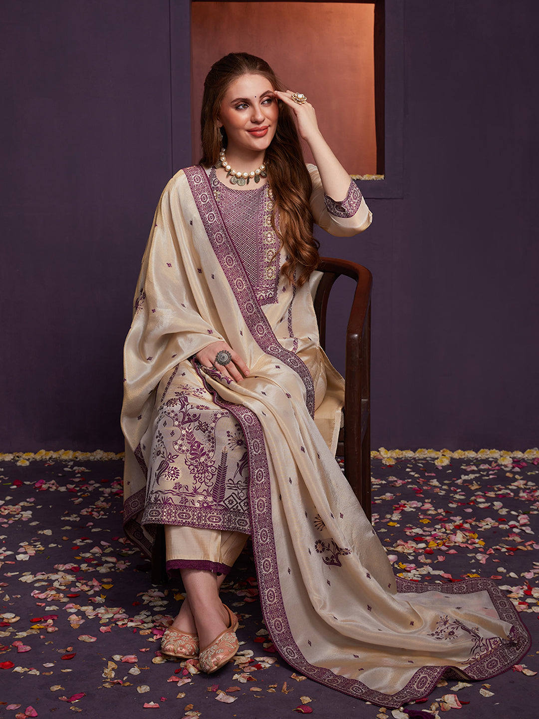 Floral-Silk-Blend-Jacquard-Pattern-3-Piece-Kurta-Set