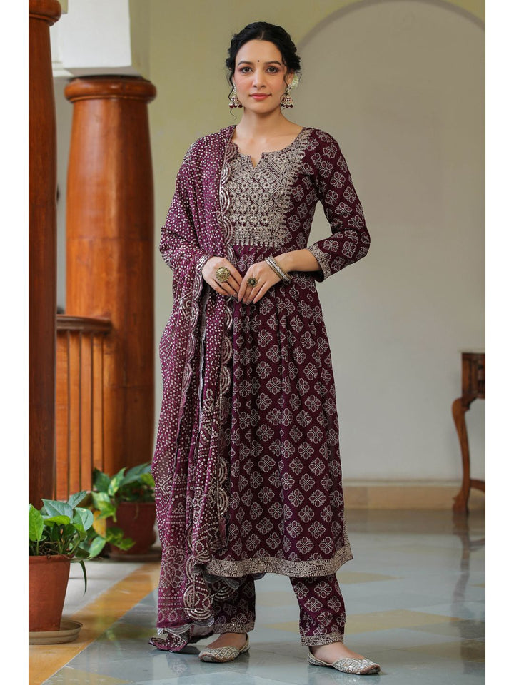 Raatrani Burgundy Bandhani Naira Suit Set