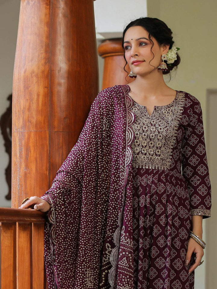 Raatrani Burgundy Bandhani Naira Suit Set