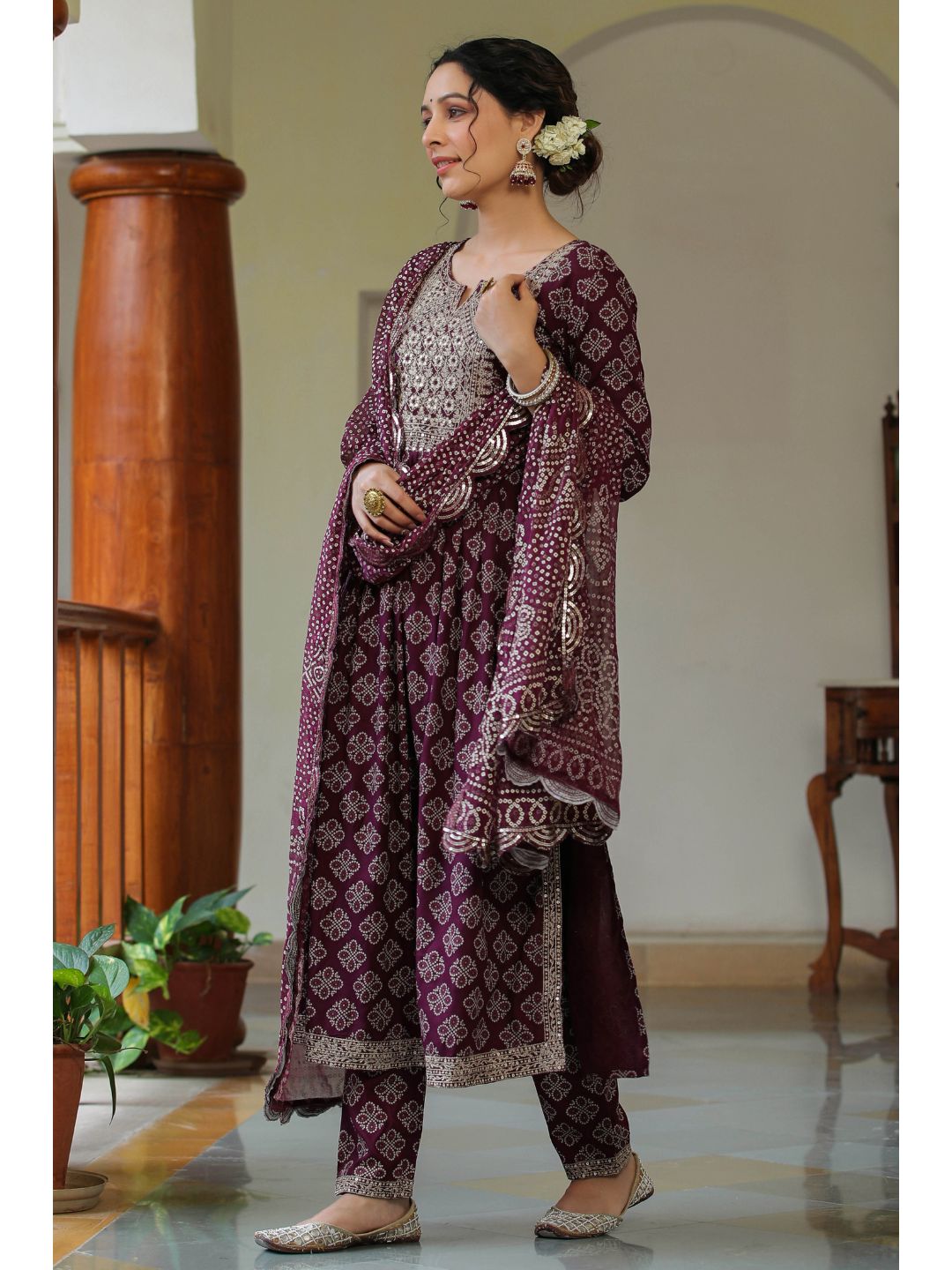 Raatrani Burgundy Bandhani Naira Suit Set