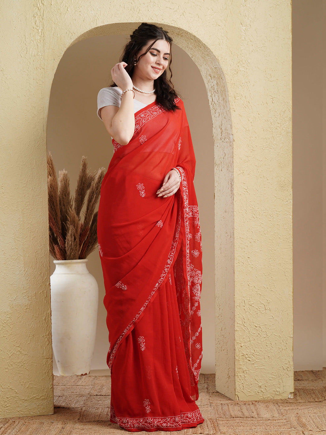 Red-&-White-Georgette-Hand-Embroidered-Chikankari-Saree