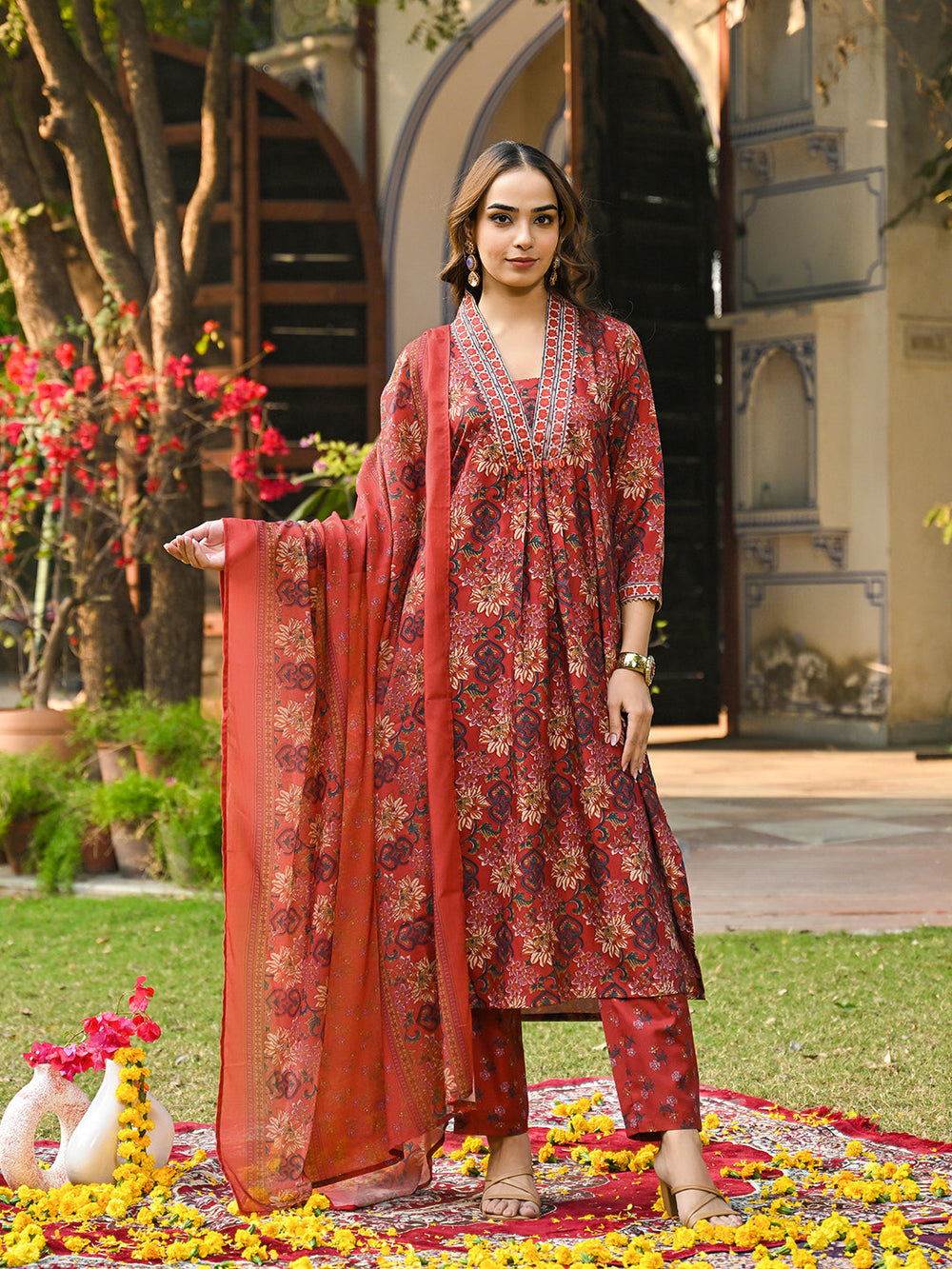 Red-Rayon-Blend-Floral-Printed-3-Piece-Kurta-Set