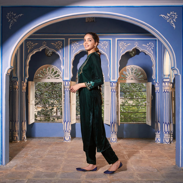 Emerald Green Velvet High Slit Zari Embroidered Kurta