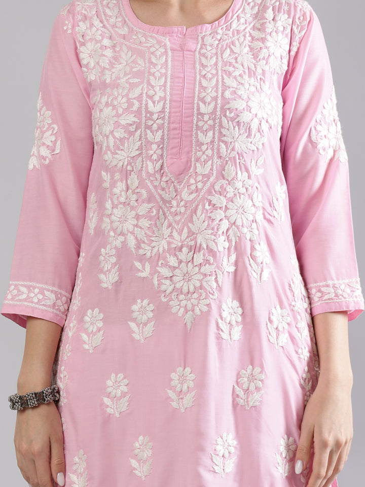 Pink-Muslin-Hand-Embroidered-Chikankari-Kurta