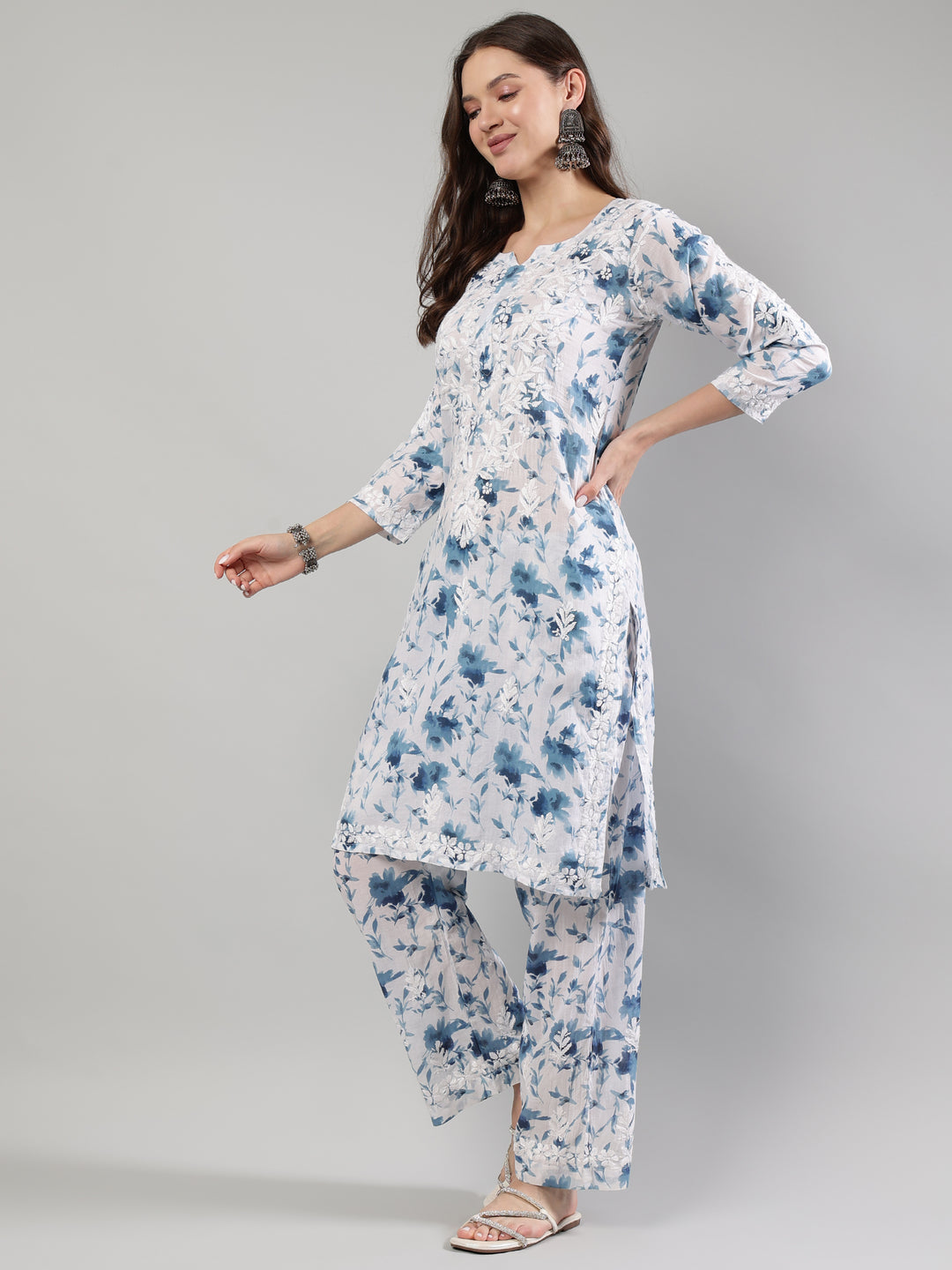 White-Cotton-Embroidered-Lucknowi-Chikankari-Kurta-Set