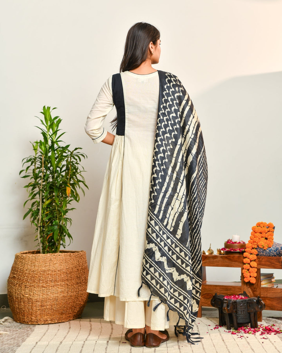 Ivory Black Cotton Ikat 3-Piece Kurta Set