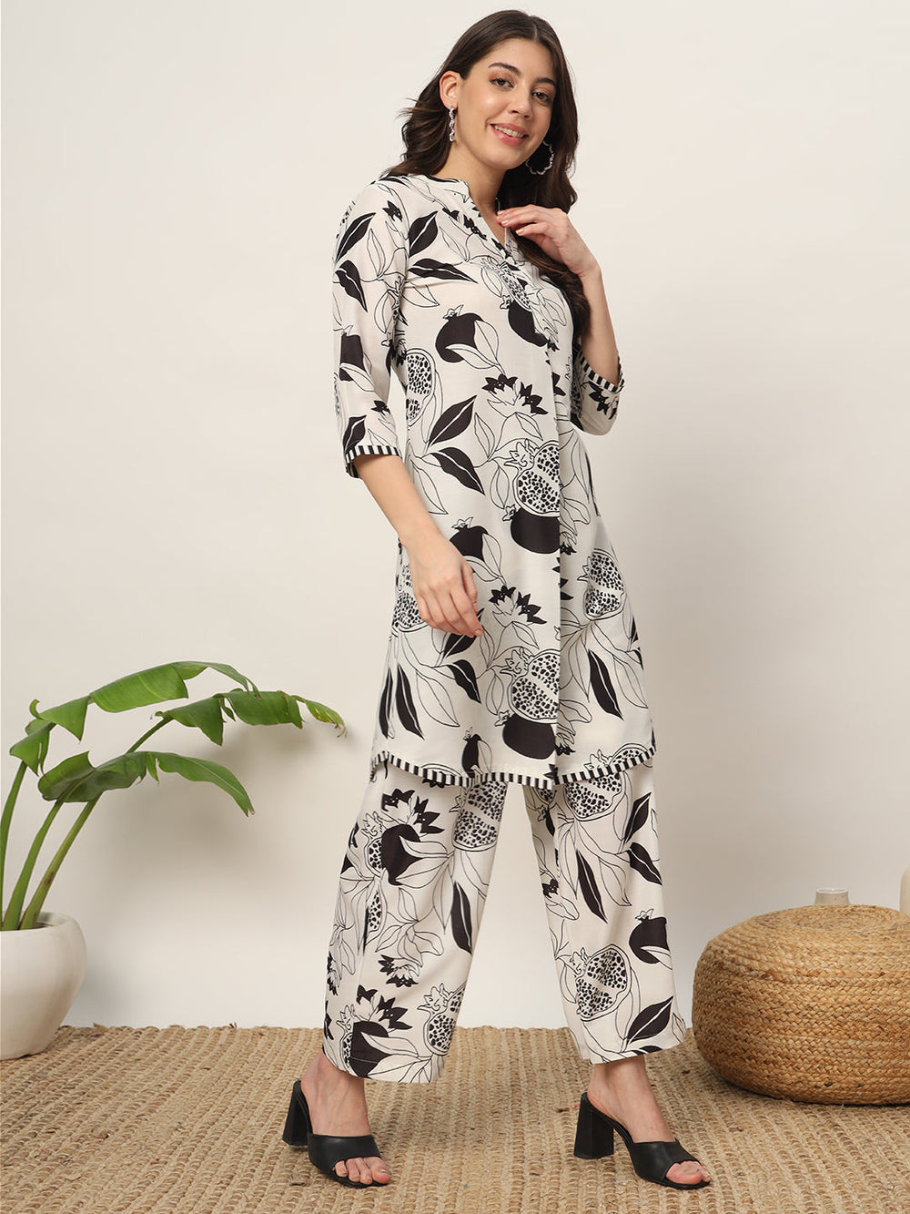 Off-White-Cotton-Blend-Printed-2-Piece-Kurta-Set