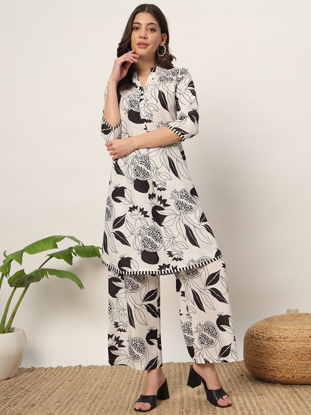 Off-White-Cotton-Blend-Printed-2-Piece-Kurta-Set