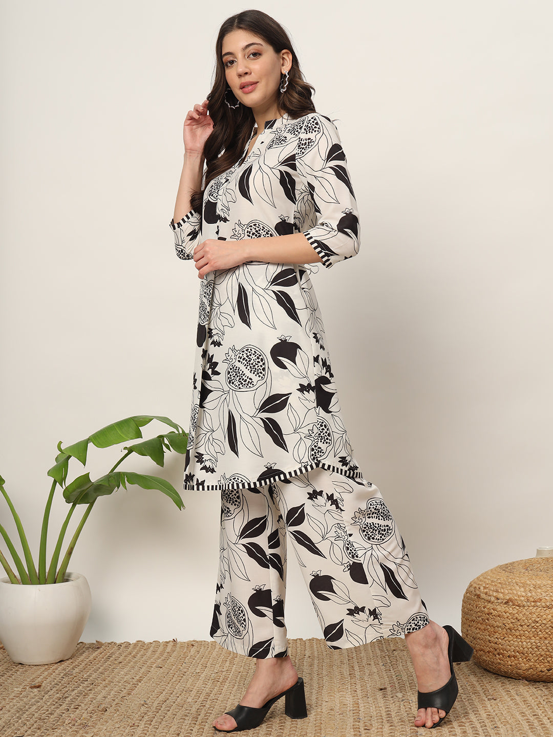 Off-White-Cotton-Blend-Printed-2-Piece-Kurta-Set