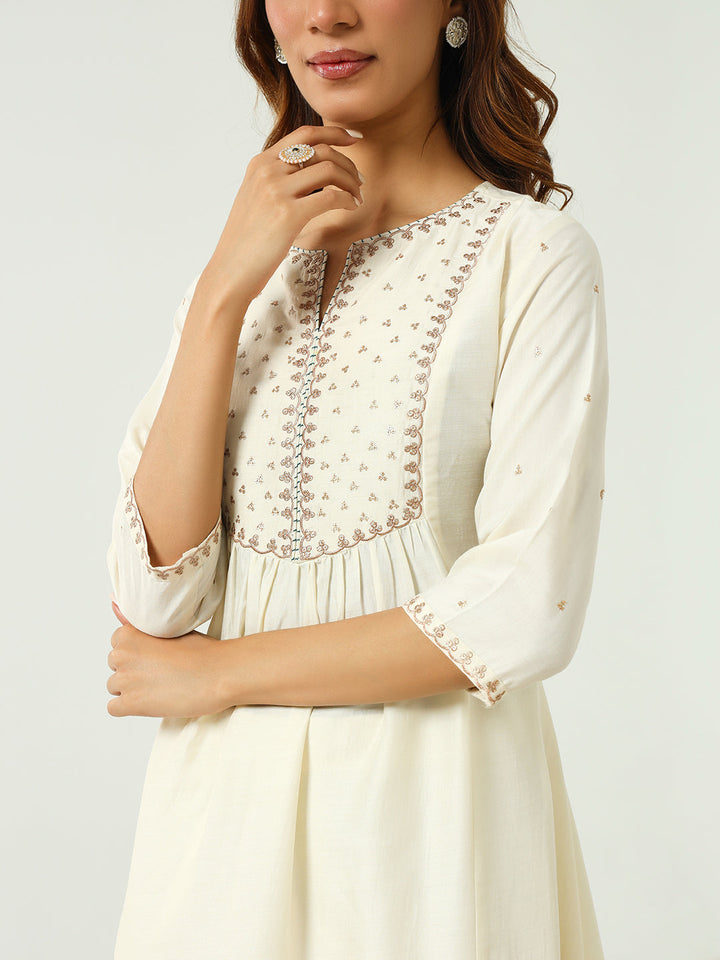 Off-White-Silk-Blend-Nayra-Cut-3-Piece-Kurta-Set