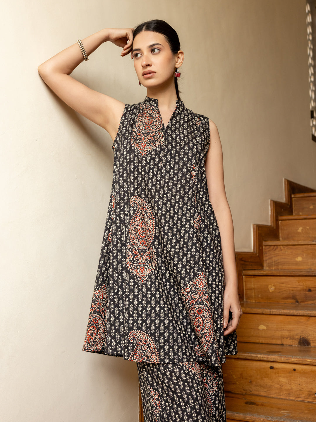 Black-Cotton-Floral-Printed-Sleeveless-Co-Ord-Set
