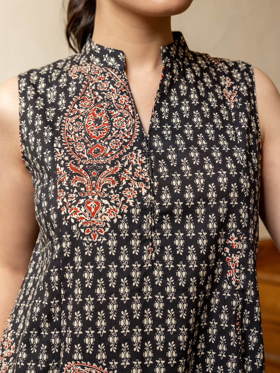 Black-Cotton-Floral-Printed-Sleeveless-Co-Ord-Set