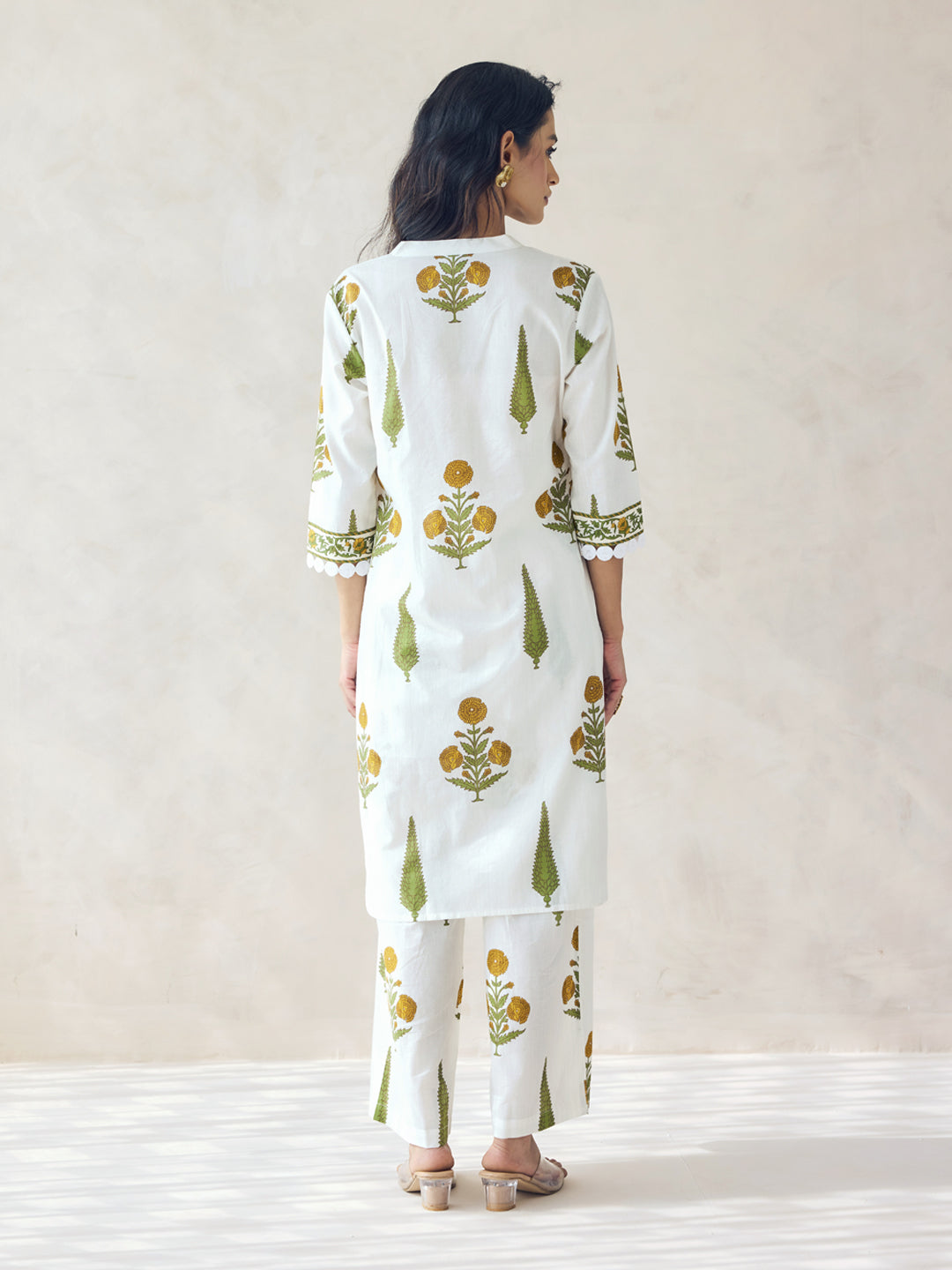 Off-White-Cotton-Floral-Printed-Straight-2-Piece-Kurta-Set