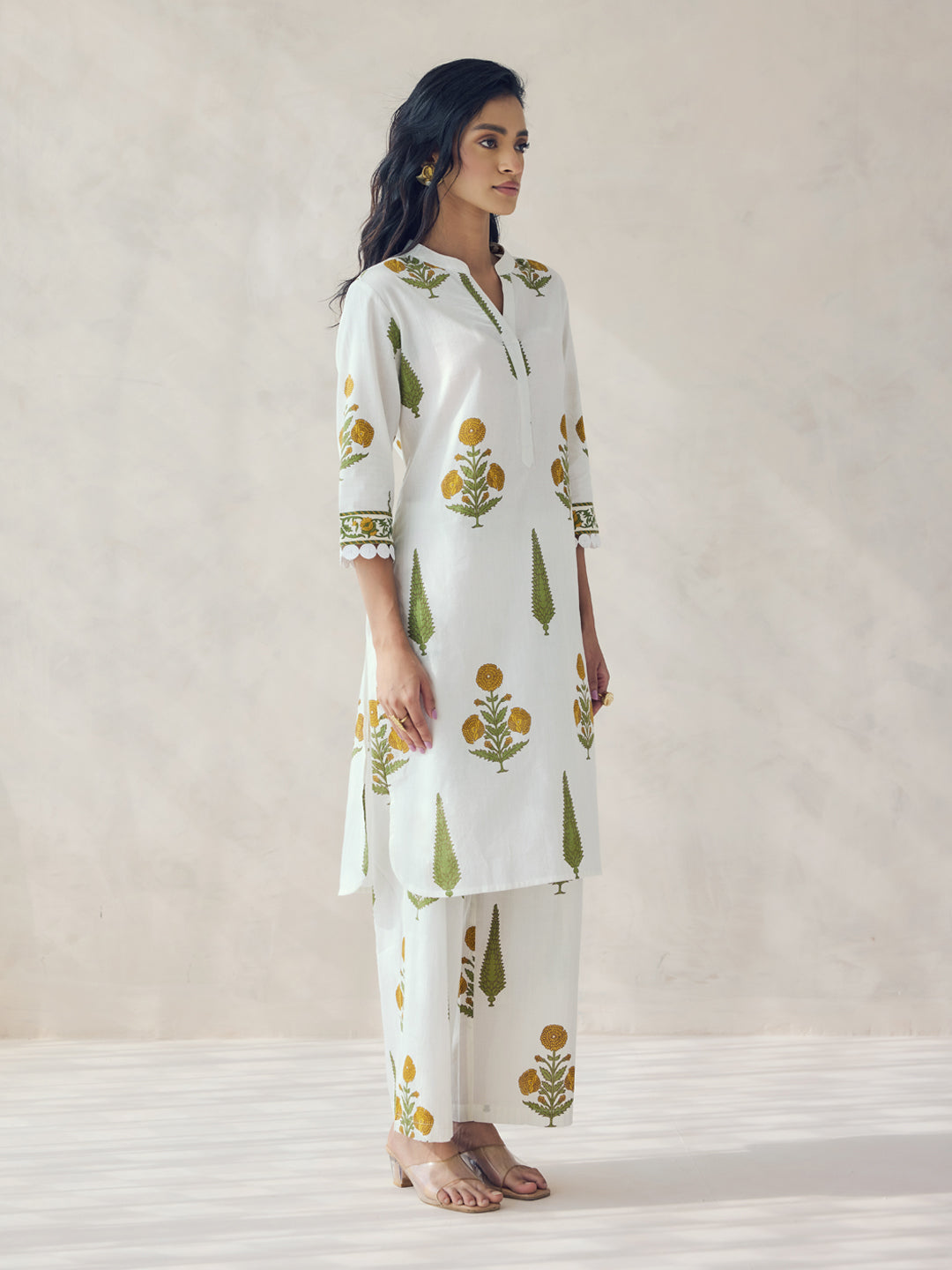 Off-White-Cotton-Floral-Printed-Straight-2-Piece-Kurta-Set