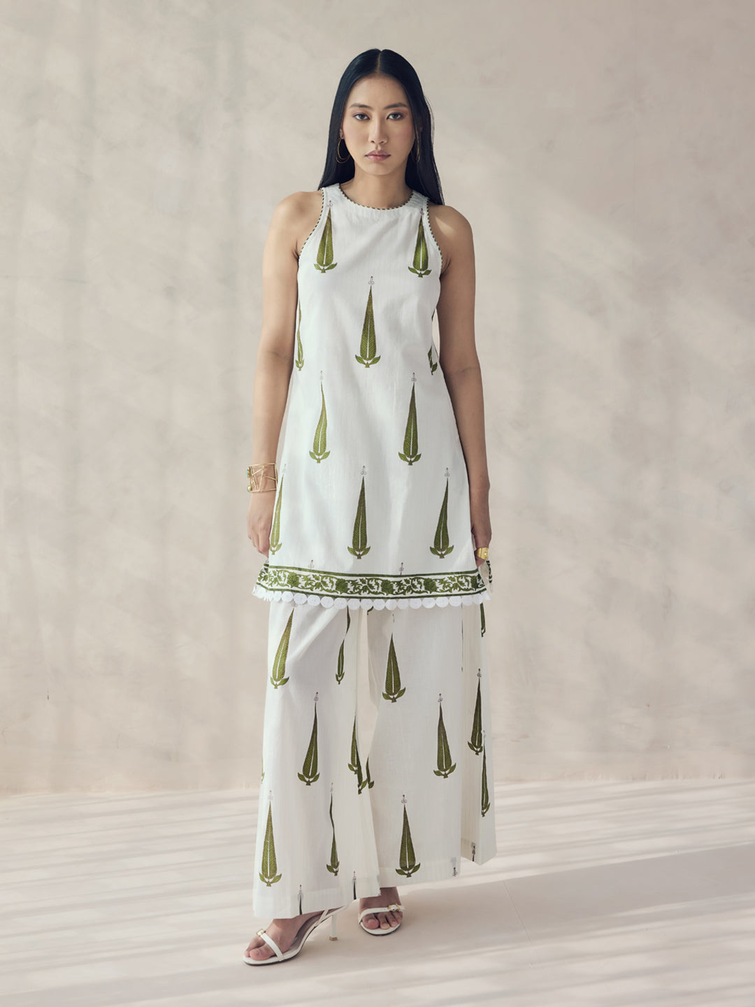 Off-White-Cotton-Printed-Sleeveless-2-Piece-Kurta-Set