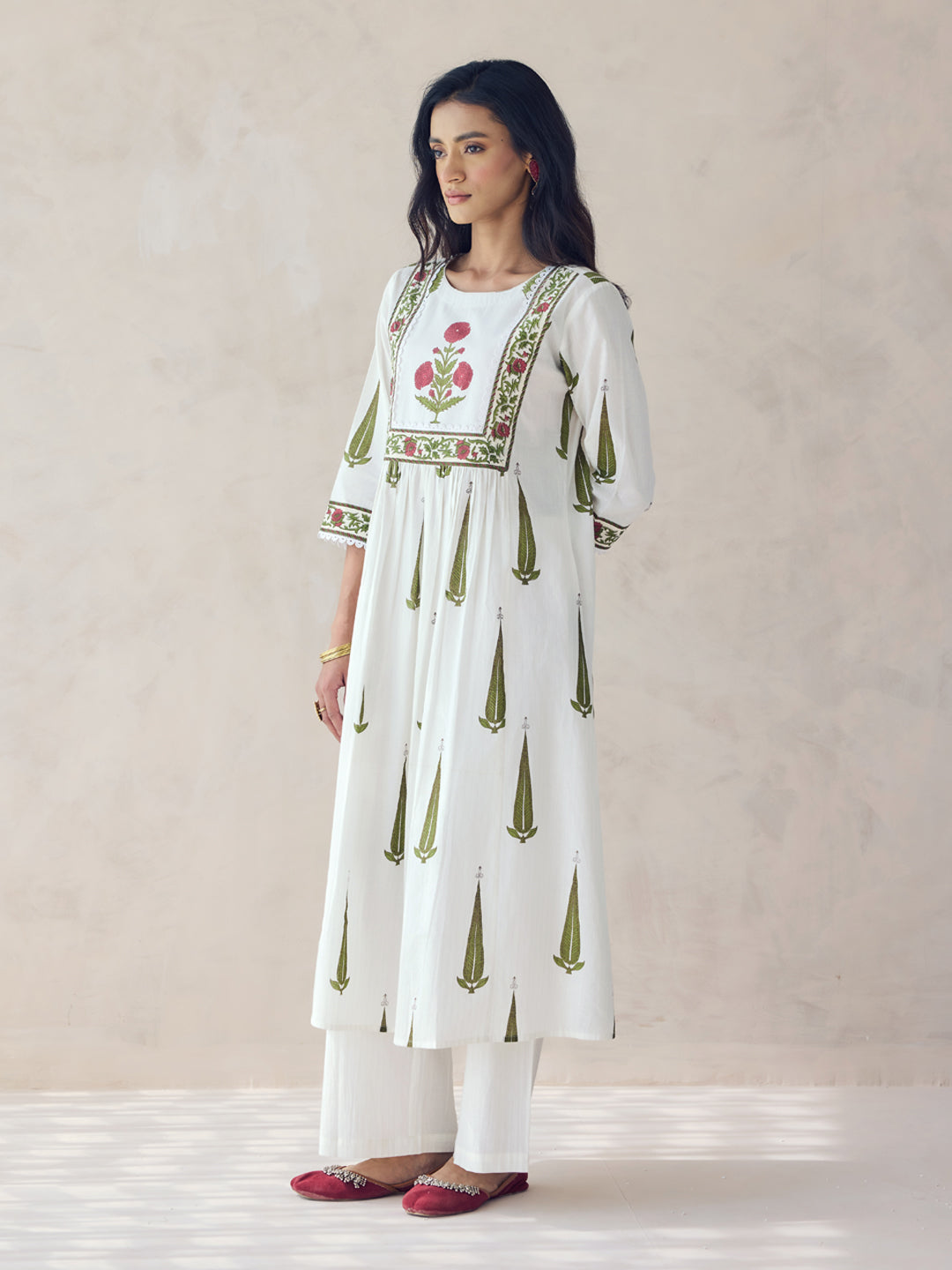 Off-White-Cotton-Printed-3-Piece-Kurta-Set