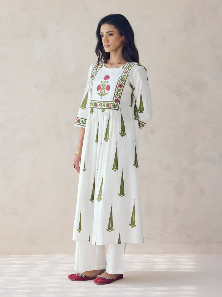 Off-White-Cotton-Printed-3-Piece-Kurta-Set