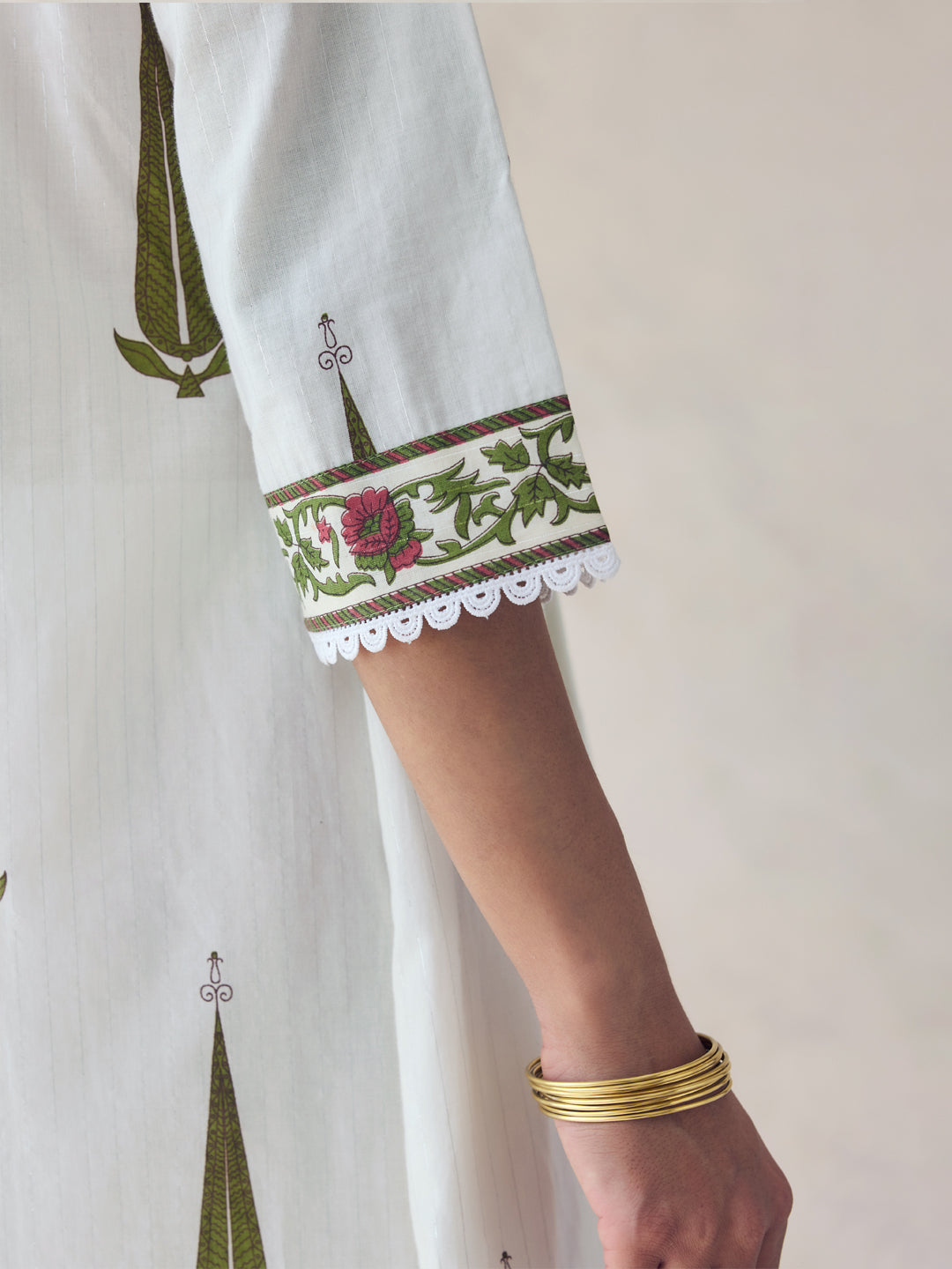 Off-White-Cotton-Printed-3-Piece-Kurta-Set