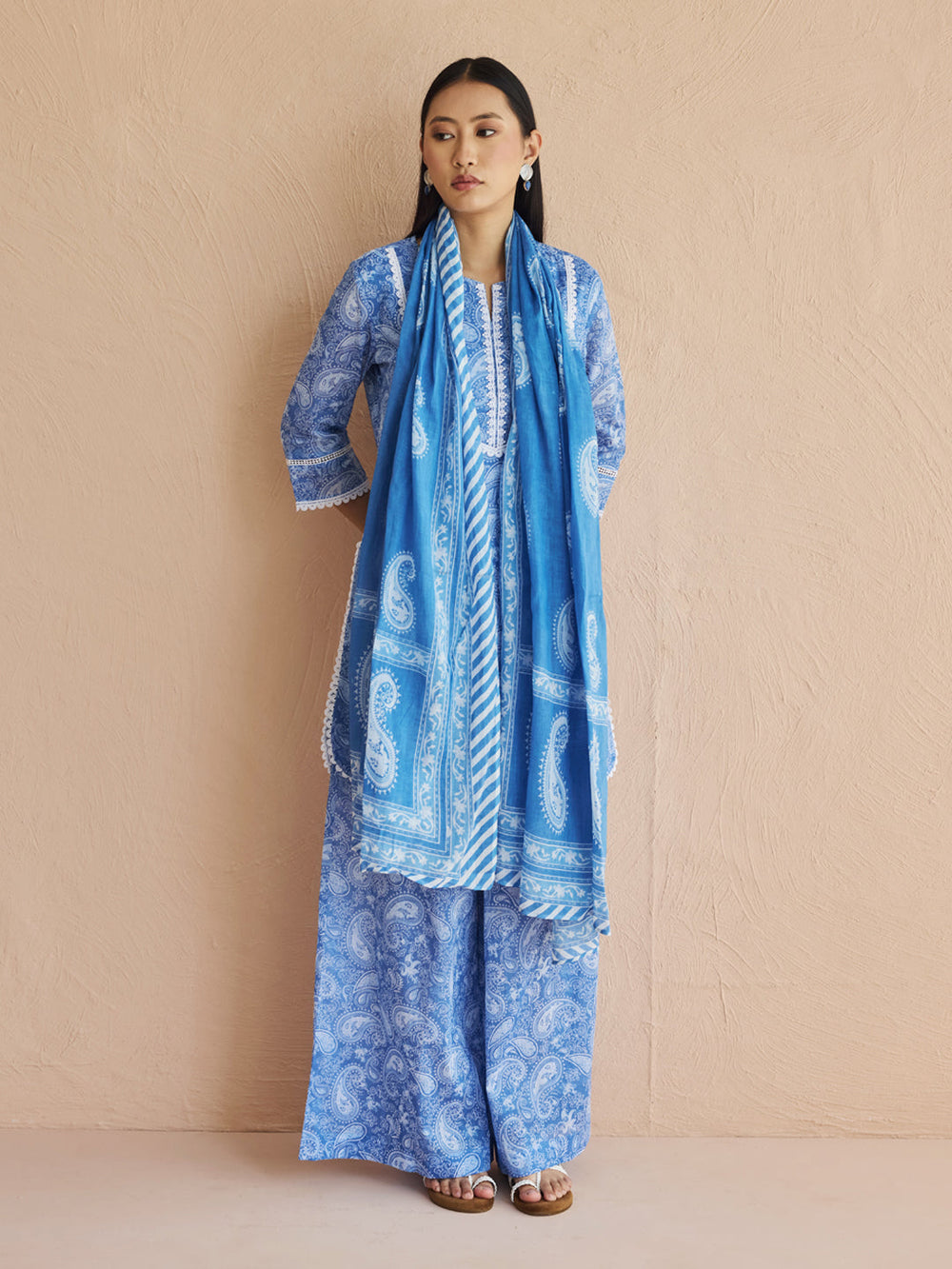 Blue-Cotton-Paisley-Printed-3-Piece-Kurta-Set