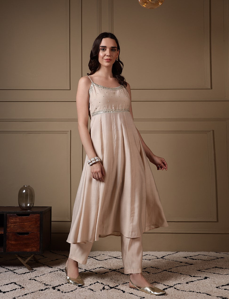 Off-White-Viscose-Chanderi-Embroidered-A-Line-3-Piece-Kurta-Set