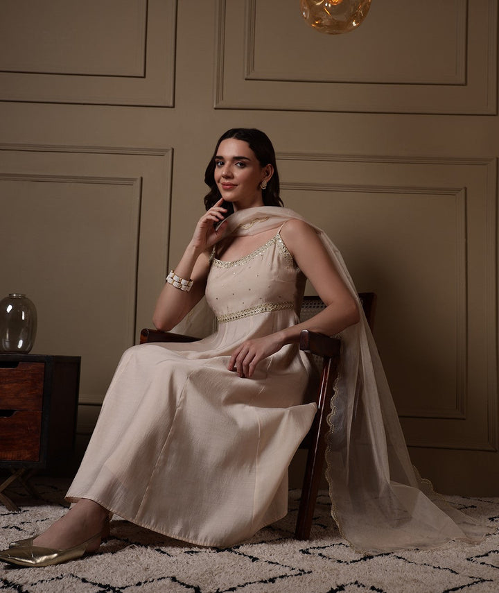 Off-White-Viscose-Chanderi-Embroidered-A-Line-3-Piece-Kurta-Set