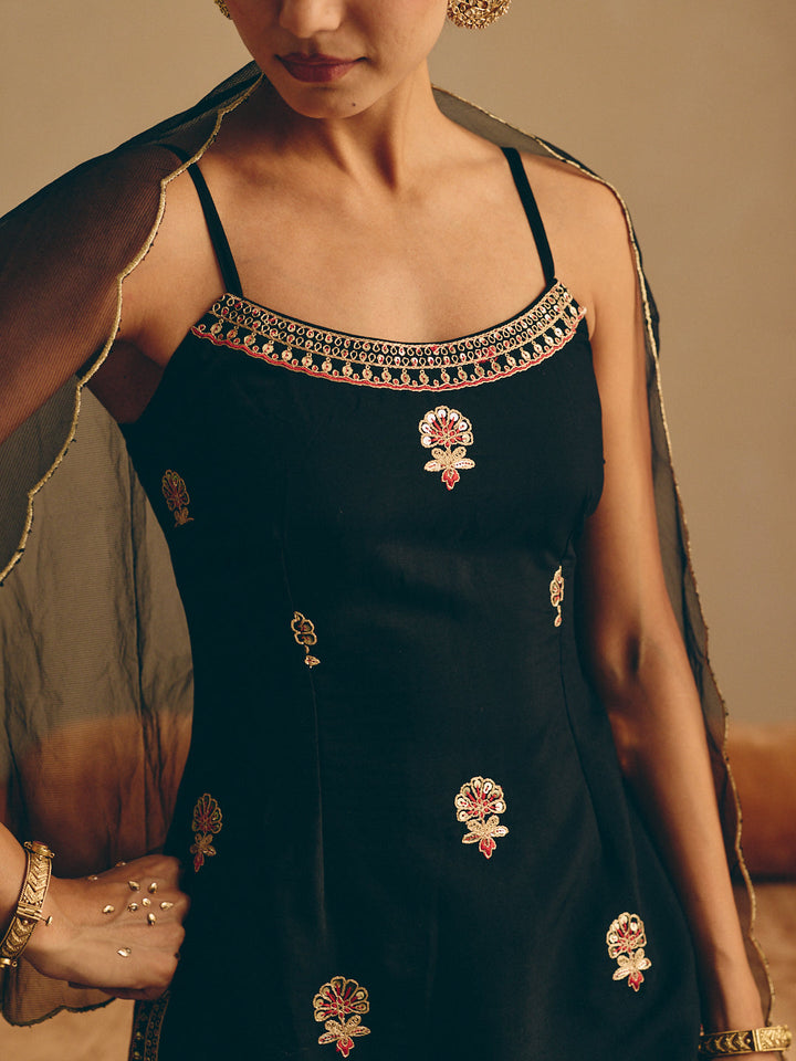 Black Embroidered Straight Kurta with Farsi Salwar & Dupatta