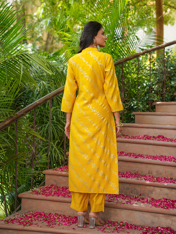 Yellow Silk Blend Floral Printed Straight Kurta Trousers With Dupatta