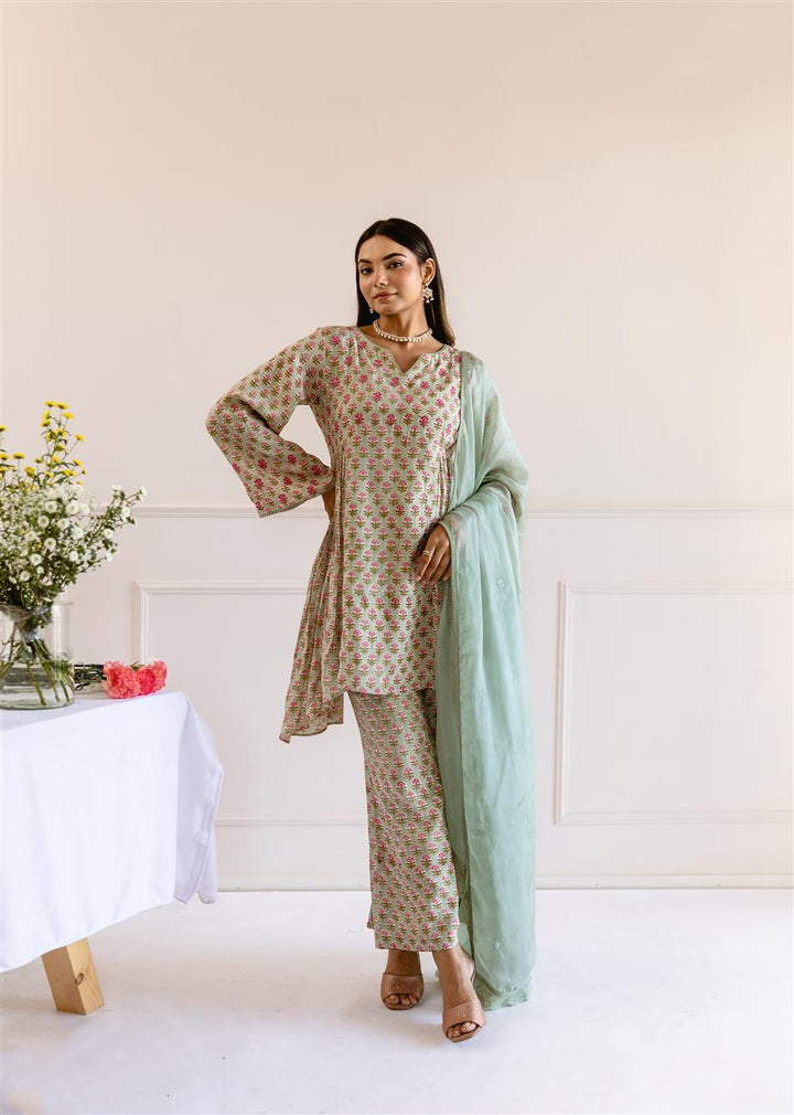 Sage-Green-Muslin-Silk-Printed-3-Piece-Kurta-Set