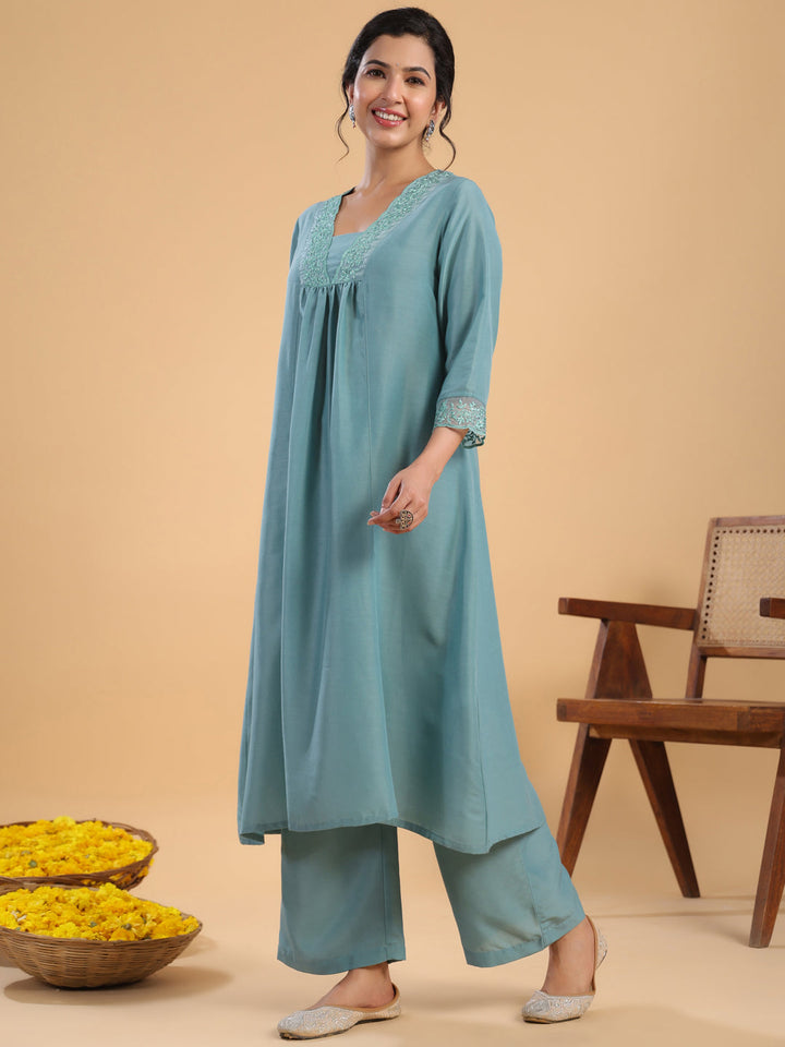 Sage-Muslin-Embroidered-Gathering-2-Piece-Kurta-Set