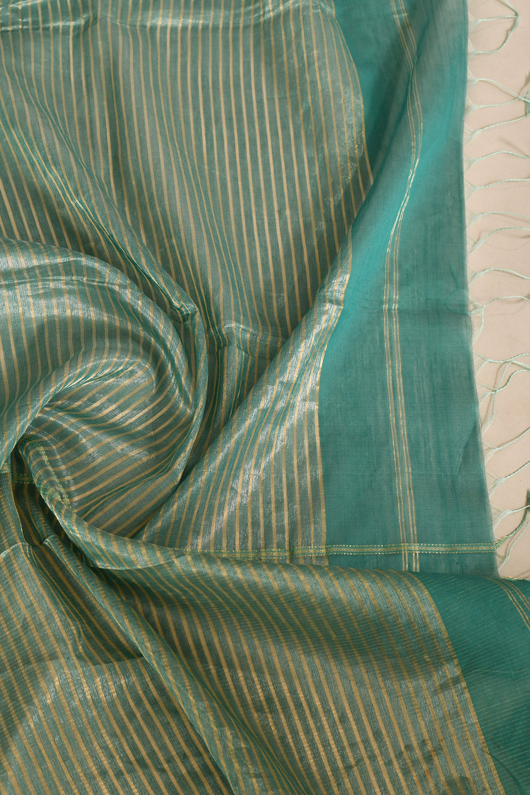 Sea-Green-Maheshwari-Tissue-Saree-With-Golden-Stripes-Pallu