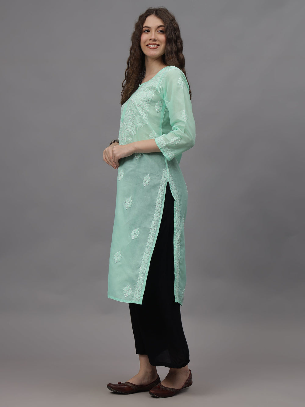 Sea-Green-&-White-Cotton-Embroidered-Chikankari-Kurti