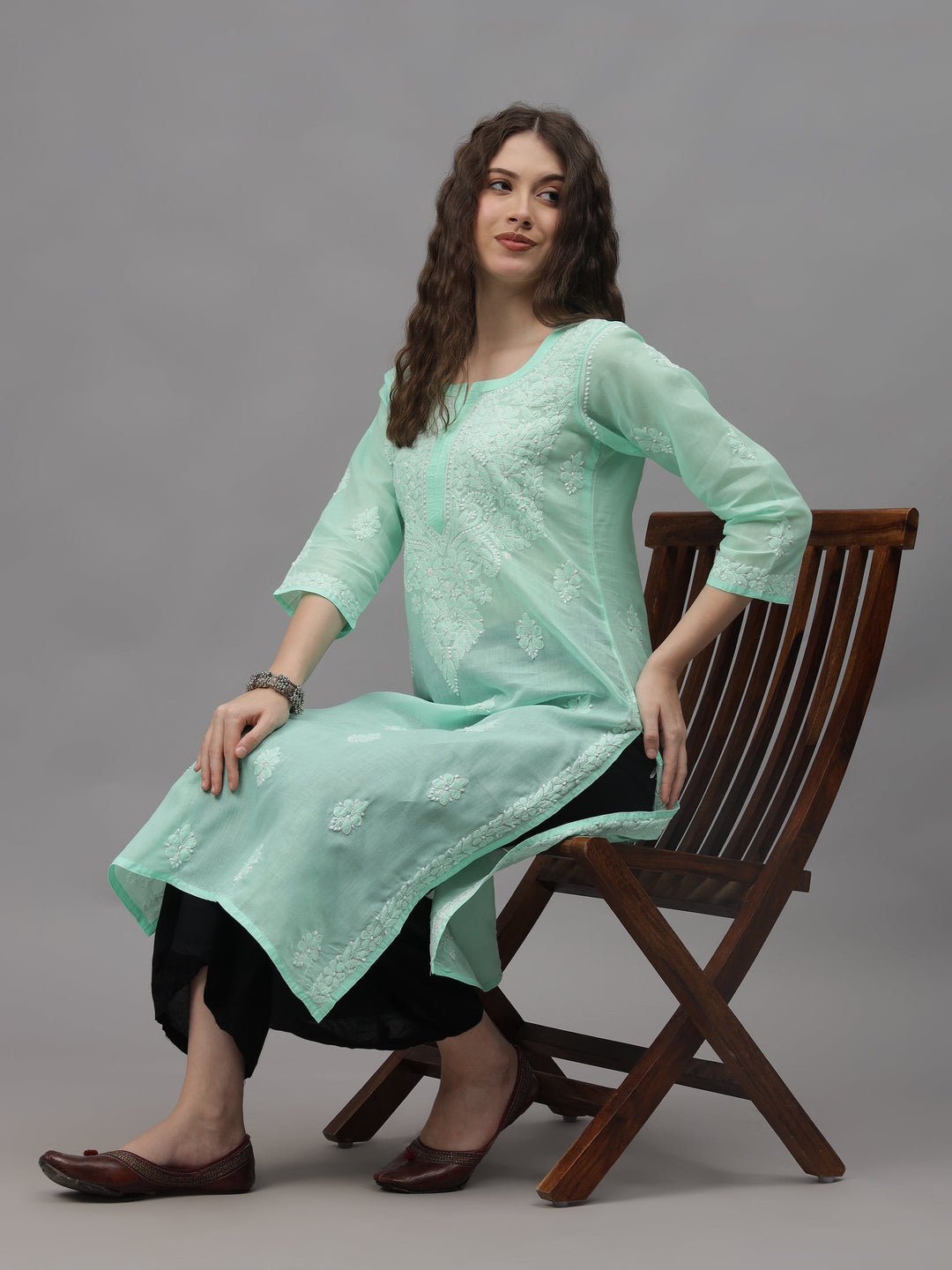 Sea-Green-&-White-Cotton-Embroidered-Chikankari-Kurti