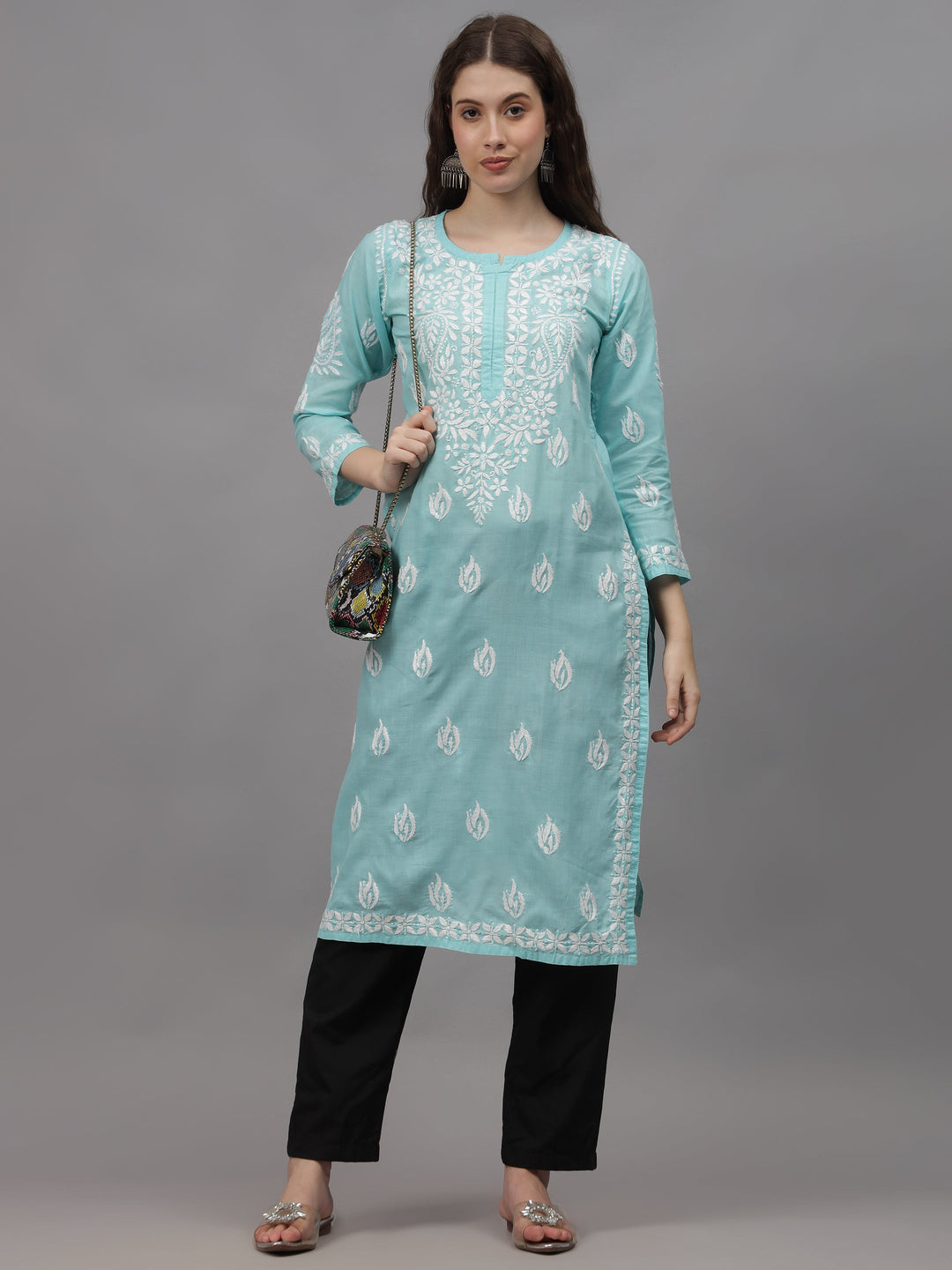 Sea-Green-&-White-Cotton-Embroidery-Chikankari-Kurta