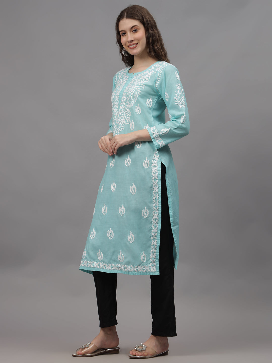 Sea-Green-&-White-Cotton-Embroidery-Chikankari-Kurta