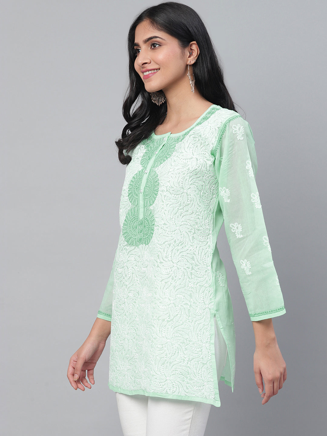 Sea-Green-&-White-Cotton-Floral-Embroidered-Chikankari-Kurti\