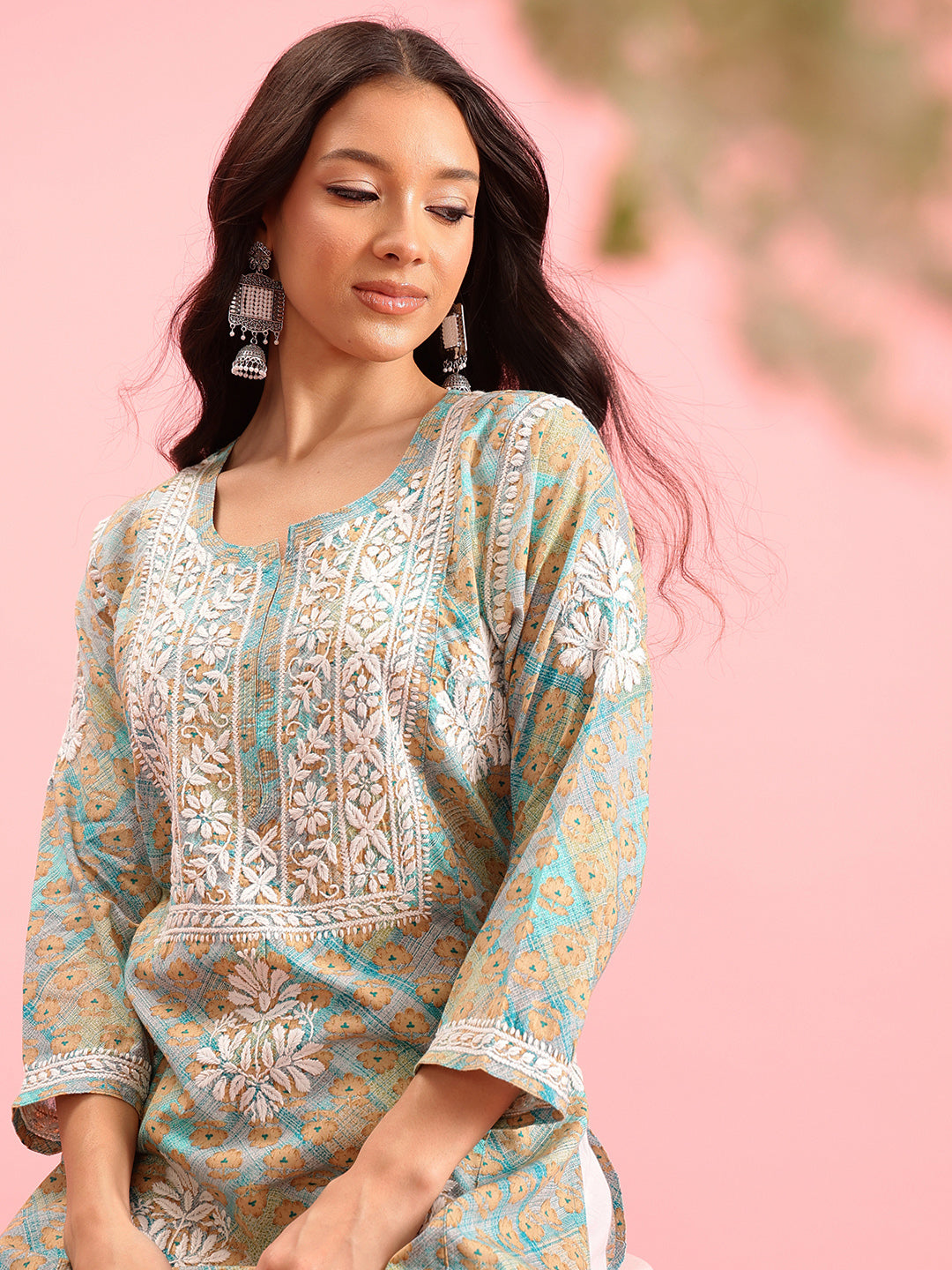 Sea-Green-&-White-Mul-Cotton-Embroidered-Chikankari-Kurta