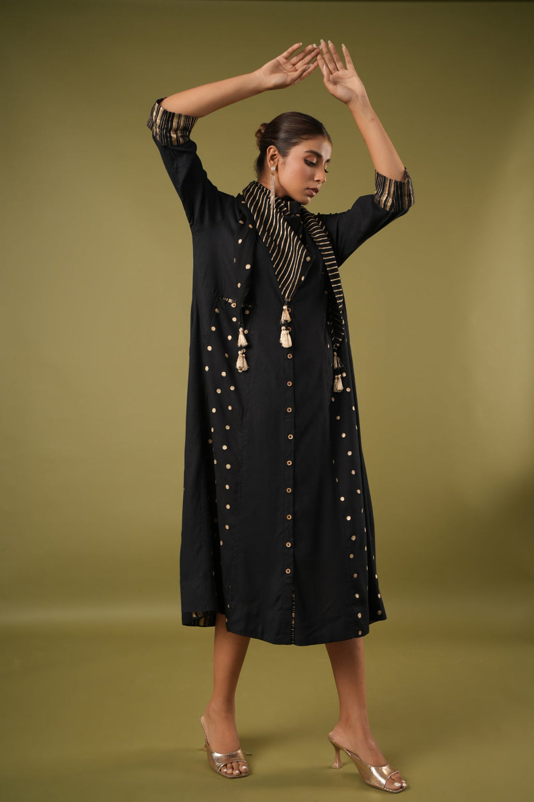 Swarnaa-Kanak-Black-Rayon-Slub-Block-Print-Dress