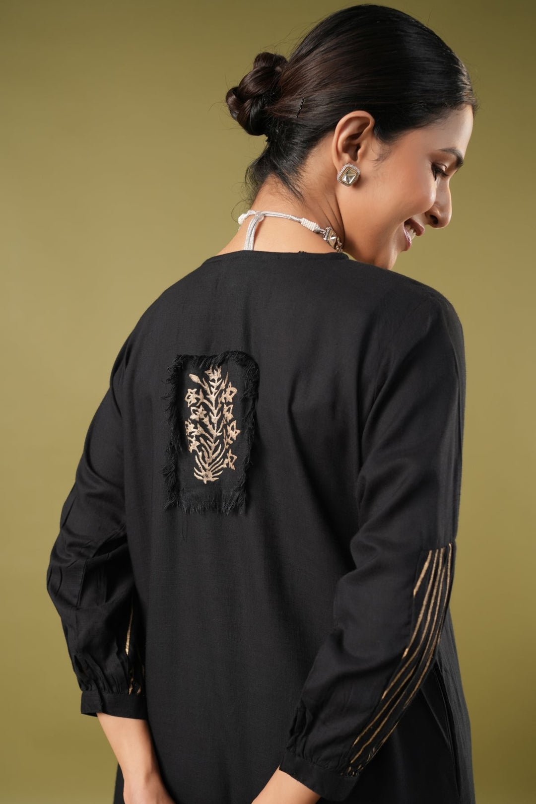 Swarnaa-Taamras-Black-Rayon-Slub-Block-Print-Kurta