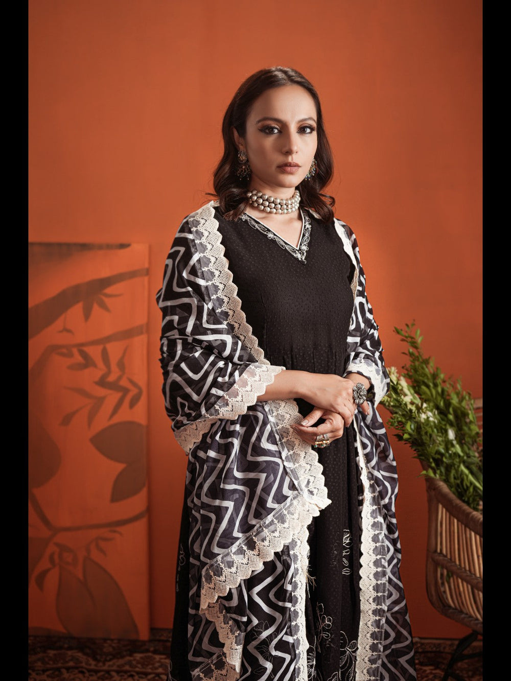 Black-Poly-Chiffon-Embroidered-3-Piece-Kurta-Set