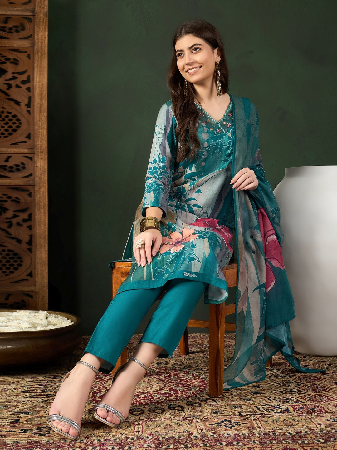 Teal-Silk-Blend-Floral-Printed-3-Piece-Kurta-Set