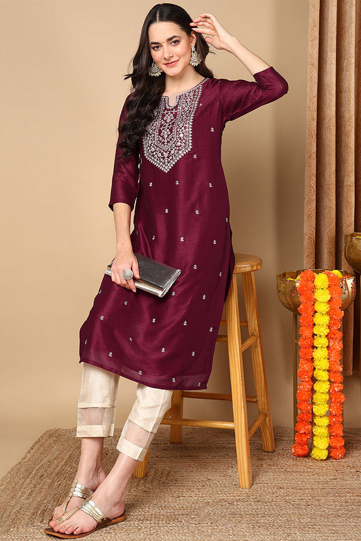 ZERESOUQ-Burgundy-Silk-Blend-Solid-Embroidered-Straight-Kurta