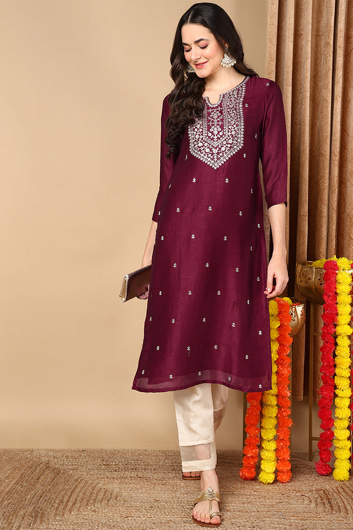 ZERESOUQ-Burgundy-Silk-Blend-Solid-Embroidered-Straight-Kurta