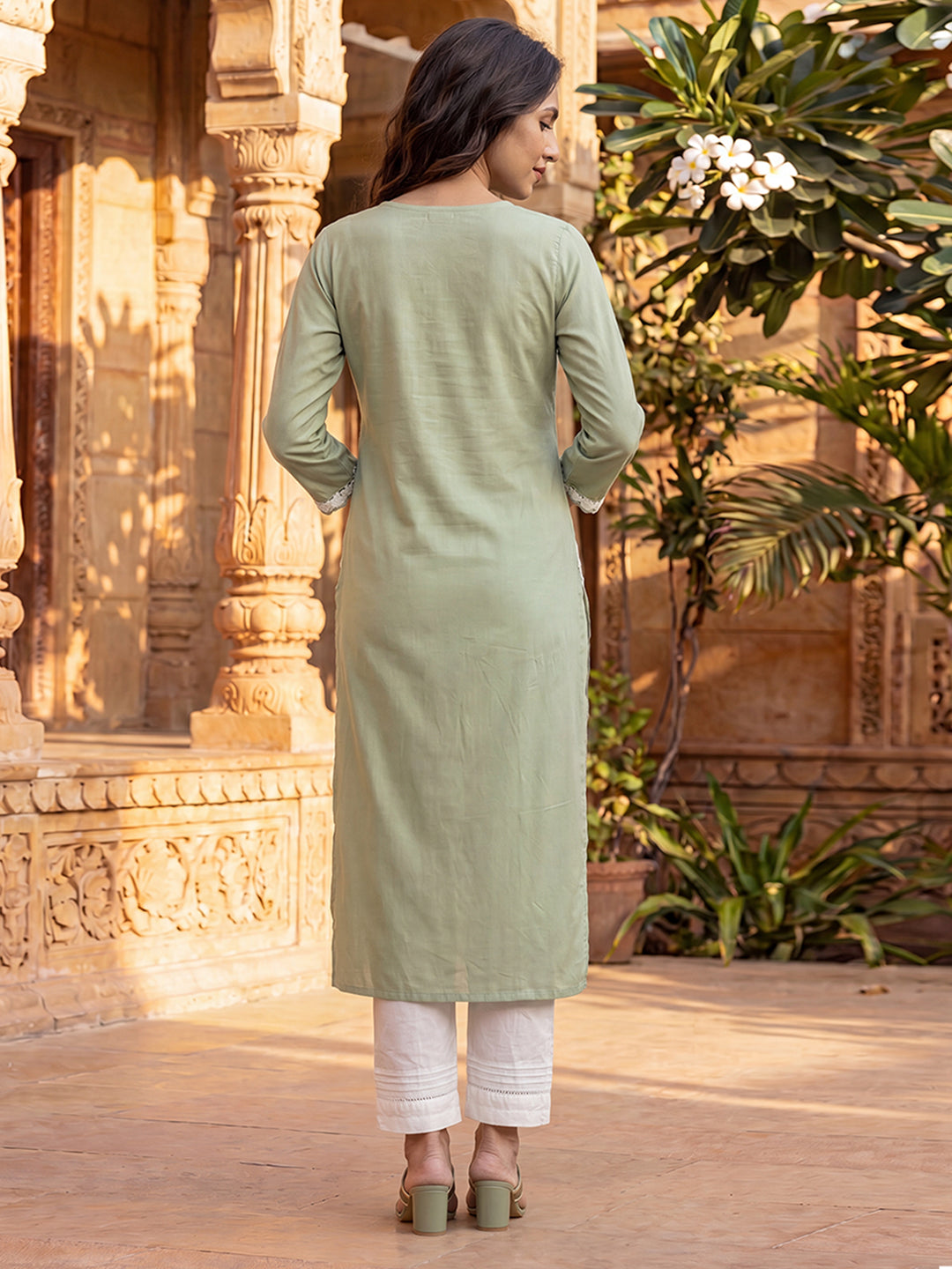 Green Viscose Rayon Solid Embroidered Regular Kurta