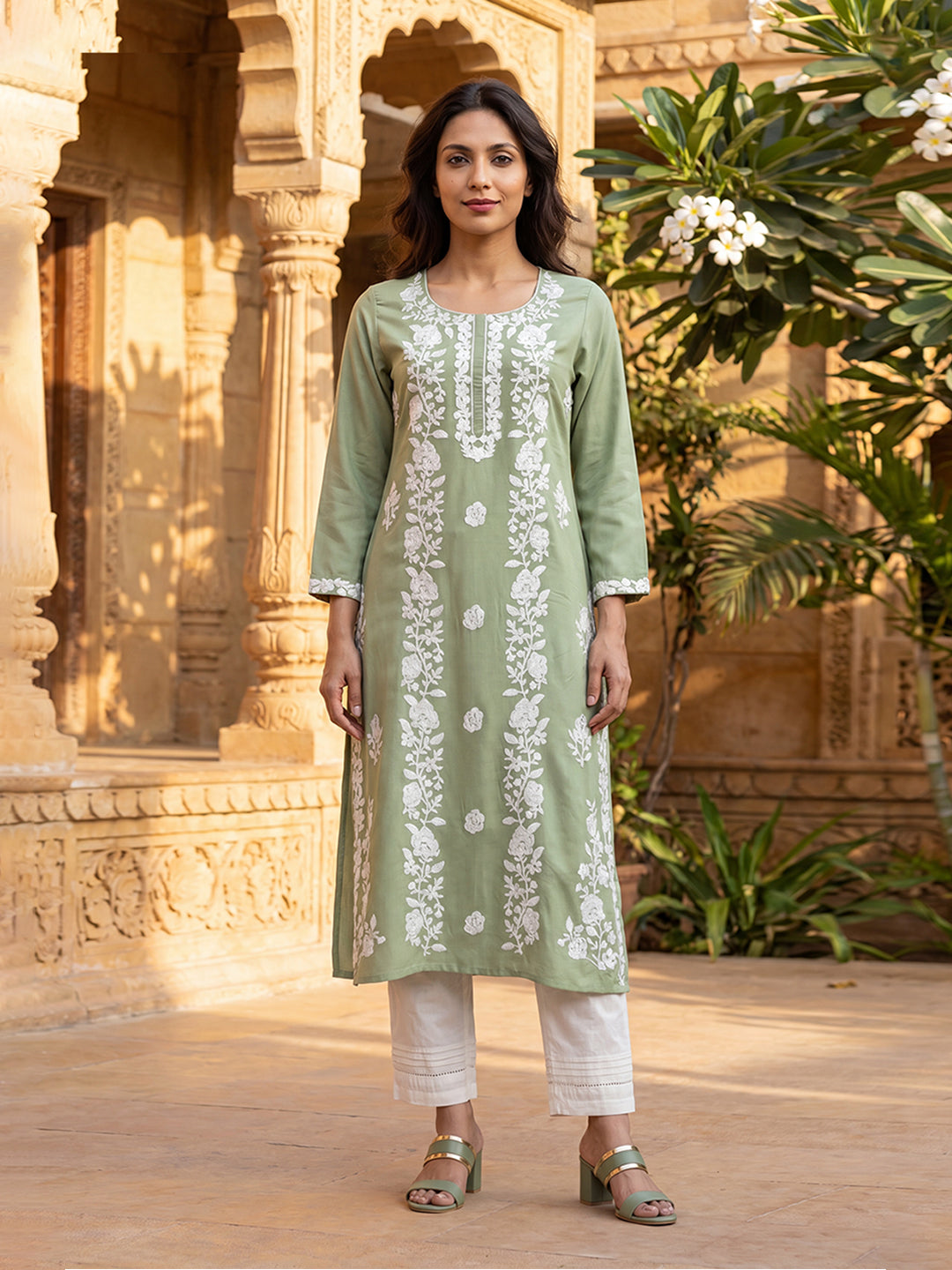 Green Viscose Rayon Solid Embroidered Regular Kurta
