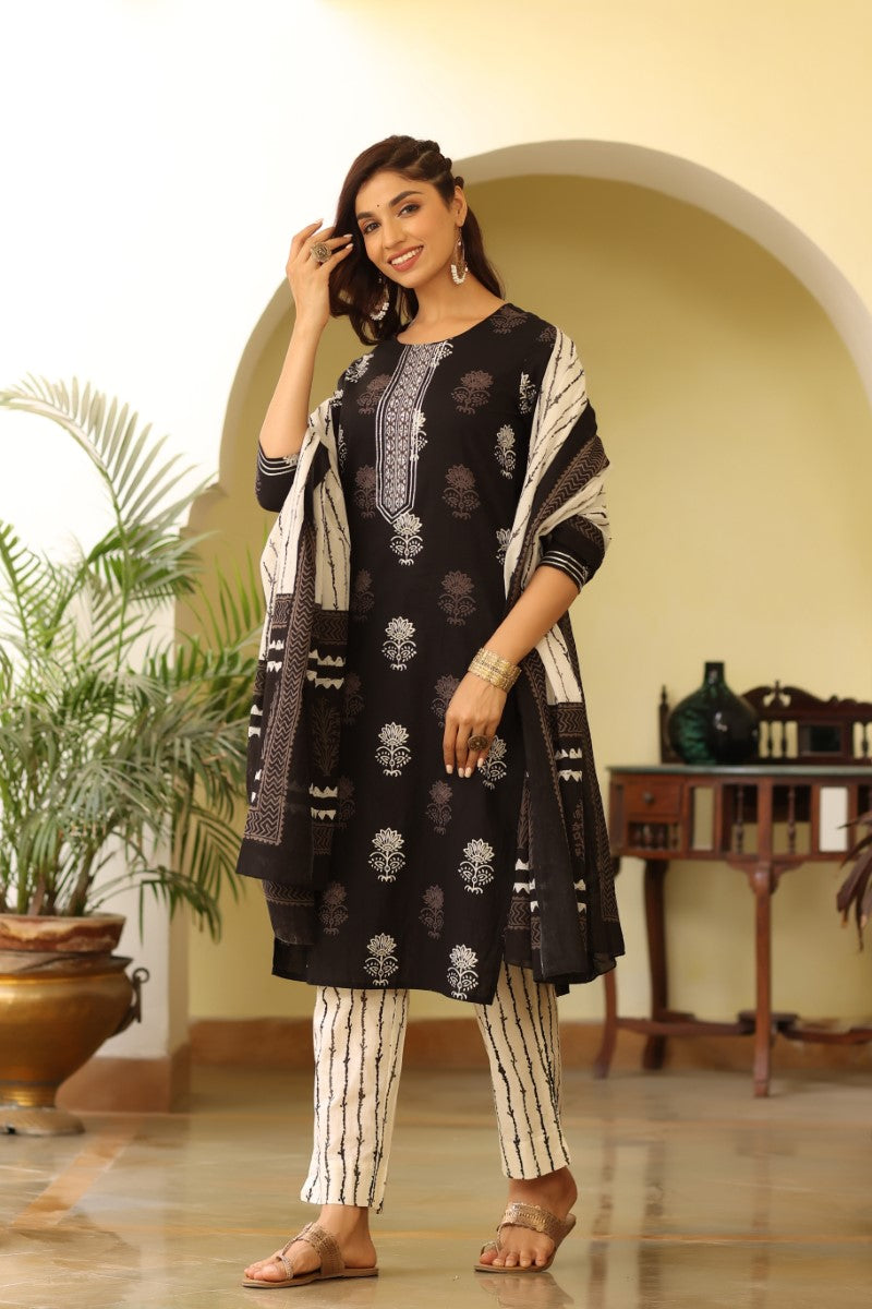 Black-&-White-Printed-Rayon-Blend-Kurta-with-Trousers-&-Dupatta